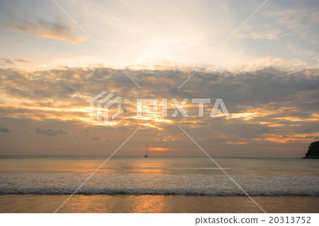 Sailing at sunset Sailing at sunset 20313752