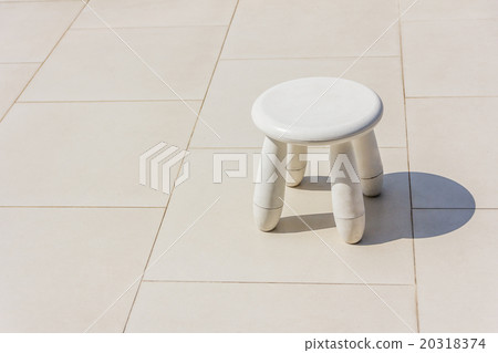 Old baby white plastic stool Old baby white plastic stool 20318374