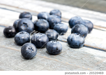 Blueberries on Wood Table 20320469