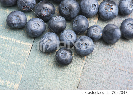 Blueberries on Wood Table Blueberries on Wood Table 20320471