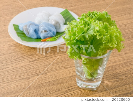 Thai Steamed Rice Skin Dumpling with Lettuce Thai Steamed Rice Skin Dumpling with Lettuce 20320600