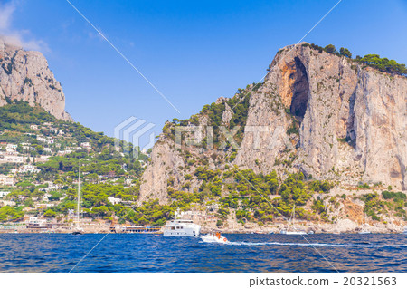 Landscape with coastal rocks of Capri island 20321563
