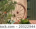 Wagon Wheel Along The Wall 20322944