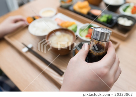 Image during meal Image during meal 20323862