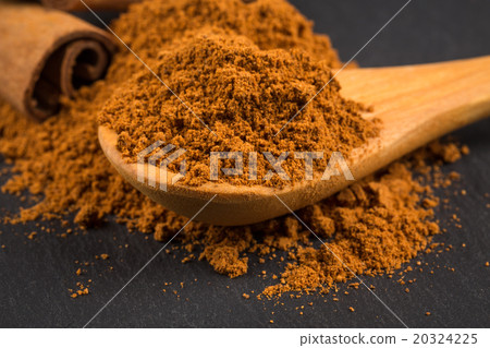 cinnamon close up  20324225