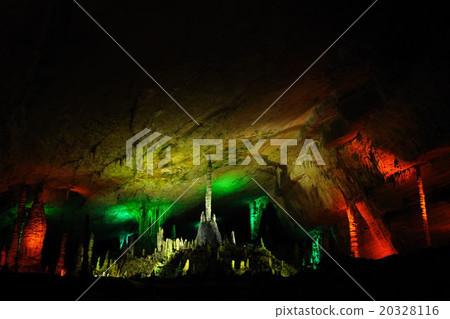 China Yellow Dragon Cave 20328116