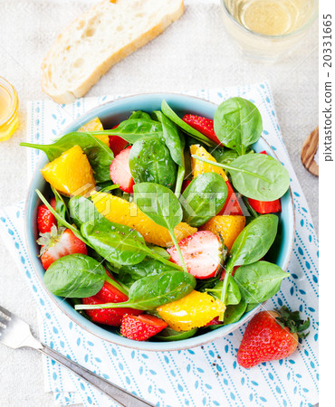 Fresh salad with strawberry, orange and spinach Fresh salad with strawberry, orange and spinach 20331665