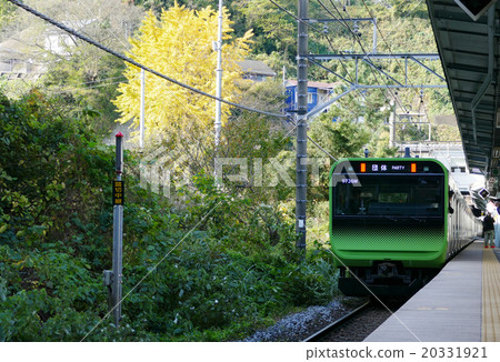 New Yamanote Line E235 series Taura station 20331921