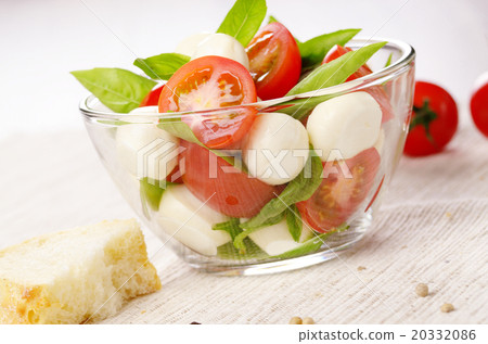 Salad Caprese and bread Salad Caprese and bread 20332086