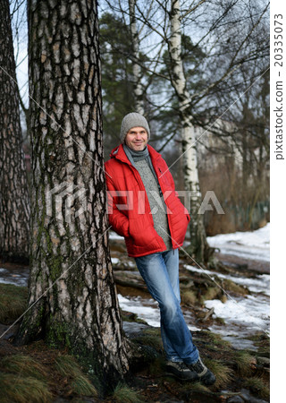 Man in winter clothes outdoors Man in winter clothes outdoors 20335073