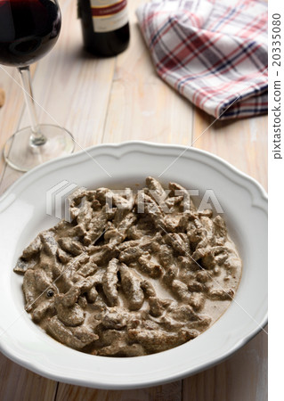 Beef Stroganoff 20335080
