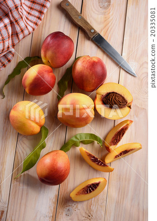 Nectarines 20335081