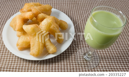 Deep Fried Doughstick with Green Tea Soybean Milk 20335227