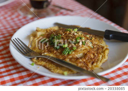 omelette with mushrooms 20338085