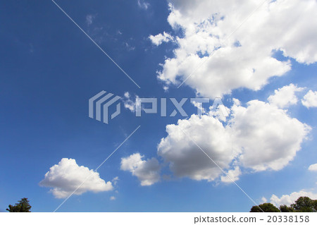  藍天和雲彩 20338158