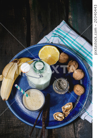 Milk Banana smoothie 20340443