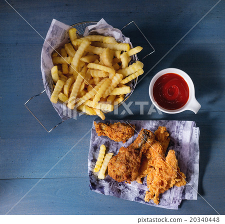 Chicken fries with potatoes 20340448