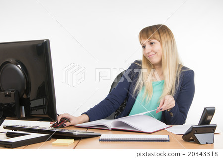 Haughty a specialist office working on the computer Haughty a specialist office working on the computer 20343318