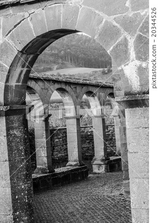 Arcade in black and white 20344526