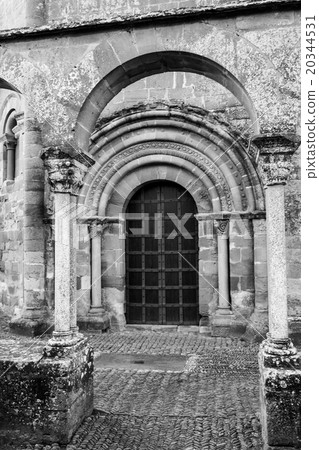 Entrace to Eunate 20344531