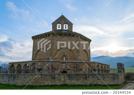 Octogonal church 20344534