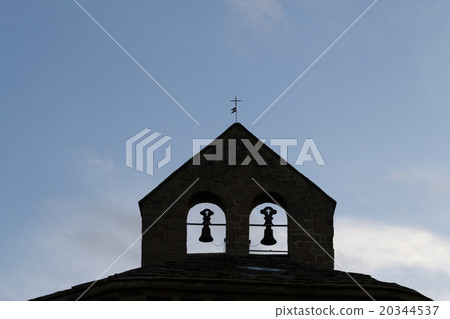 Bell shape o Eunate Bell shape o Eunate 20344537