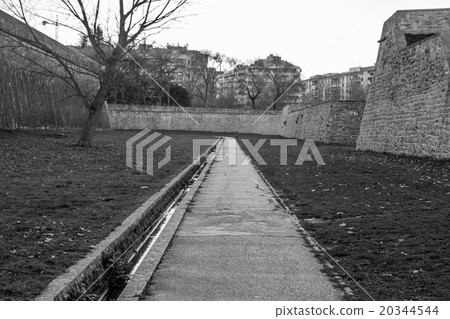 Down the alls in black and white 20344544