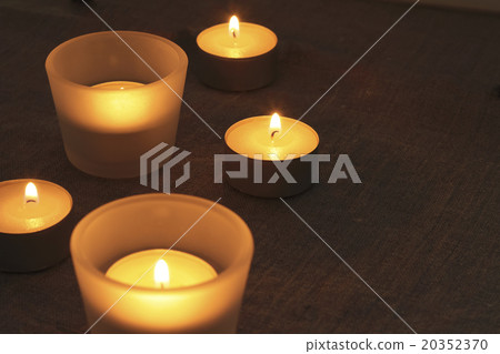 Candle light 20352370