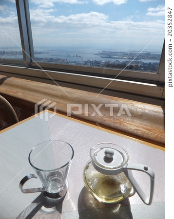 Tea time while watching Kobe city Tea time while watching Kobe city 20352847