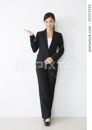 Portrait business woman 20353593