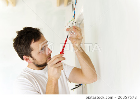 Electrician working 20357578