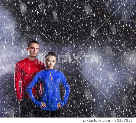Fitness couple Fitness couple 20357832
