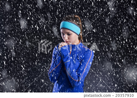 Fitness woman 20357910
