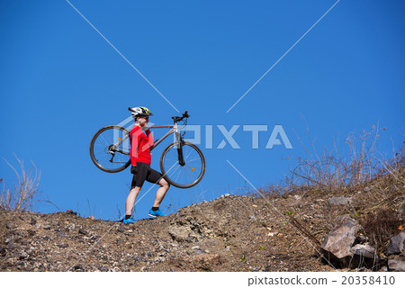 Mountain biker 20358410
