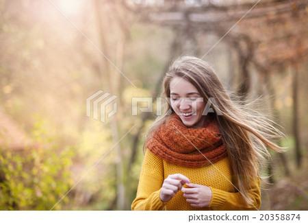 Autumn girl 20358874