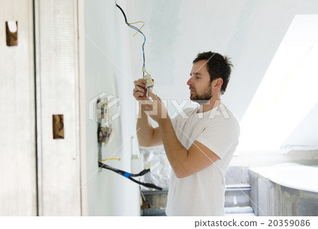 Electrician working 20359086