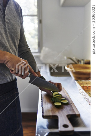 Men who cook 20360325