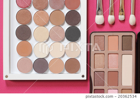 professional set for trendy natural eye makeup. professional set for trendy natural eye makeup. 20362534