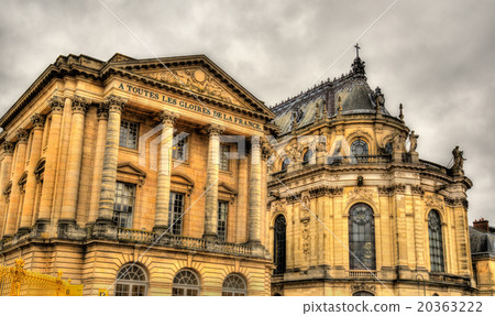 The Aile Gabriel and the Royal Chapel The Aile Gabriel and the Royal Chapel 20363222