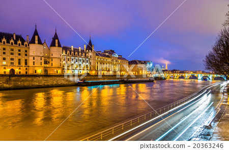 The Conciergerie and the Seine river in Paris 20363246