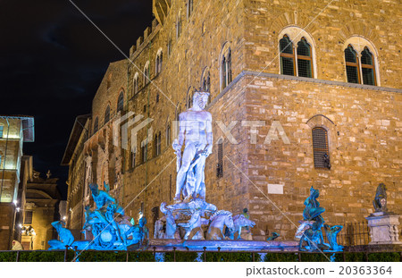 The Fountain of Neptune in Florence - Italy The Fountain of Neptune in Florence - Italy 20363364