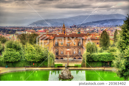 View of the Palazzo Pitti in Florence - Italy 20363402