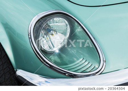 Old car headlights Head lamp of the nostalgic car  Old car headlights Head lamp of the nostalgic car 20364304