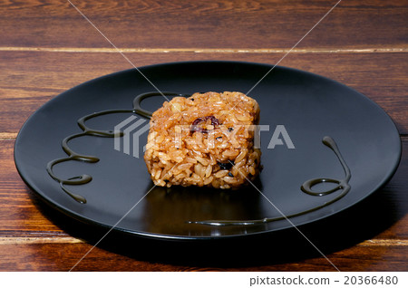 Korean rice sweet treat on the table Korean rice sweet treat on the table 20366480