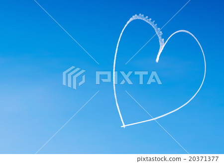 Romantic heart written by an aircraft in the sky 20371377