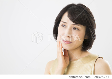 Women in their 40's 20373255