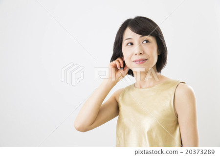 Women in their 40's 20373289