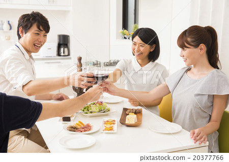 四方敬酒與家庭聚會紅酒 20377766