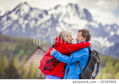 Senior couple hiking 20380908