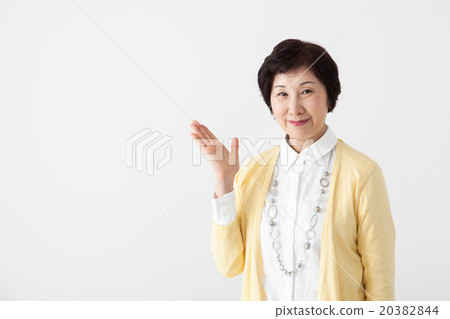 Middle female copy space hand introduced 20382844
